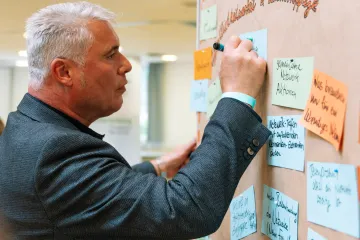 Teilnehmer*innen beim Netzwerktreffen Bildungsberatung Freiburg 2025 Teilnehmer*innen beim Netzwerktreffen Bildungsberatung Freiburg 2025